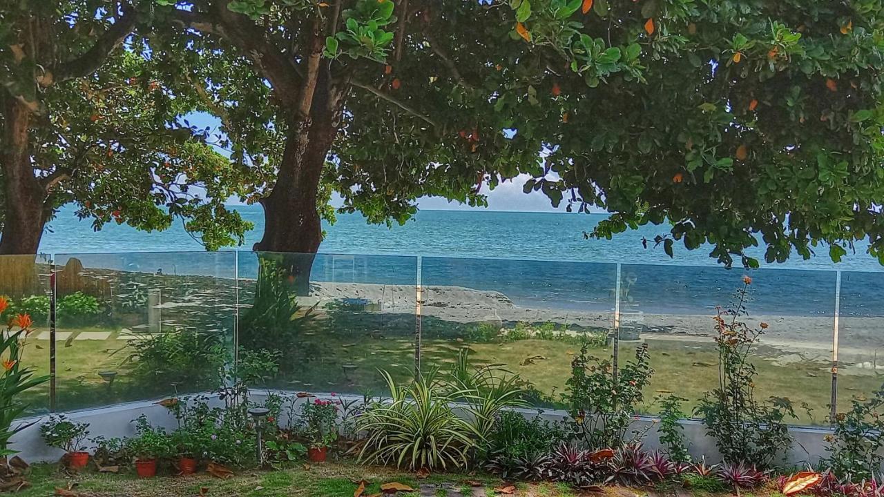 Smell rose beach garden Batu Feringgi Exterior foto