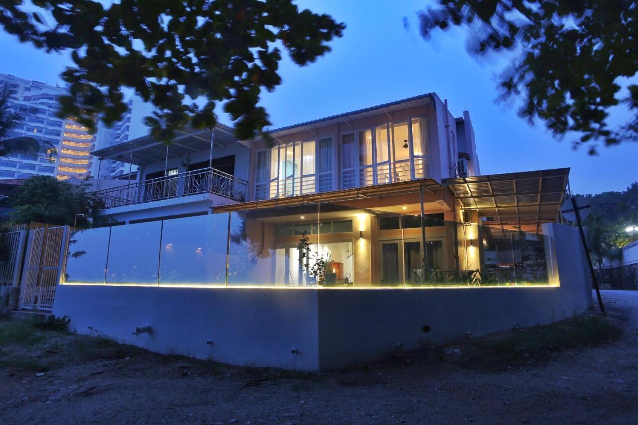 Smell rose beach garden Batu Feringgi Exterior foto