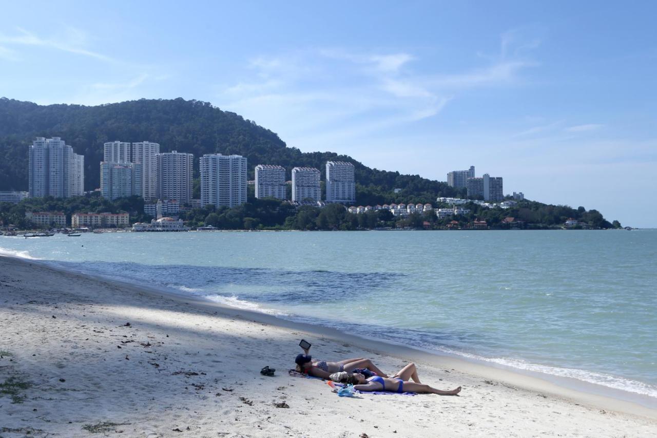 Smell rose beach garden Batu Feringgi Exterior foto